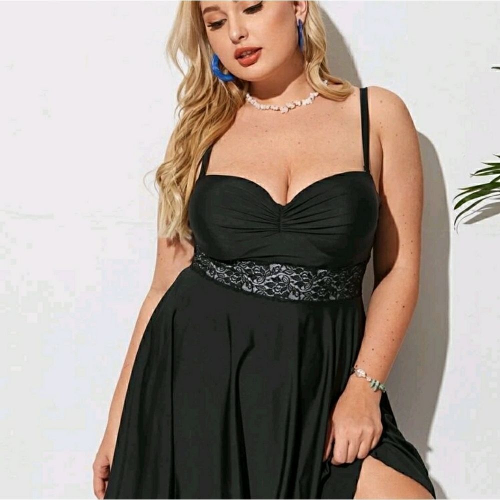 Plus Lace Insert Ruffle Hem Bikini Swimsuit - Picture 2 of 7
